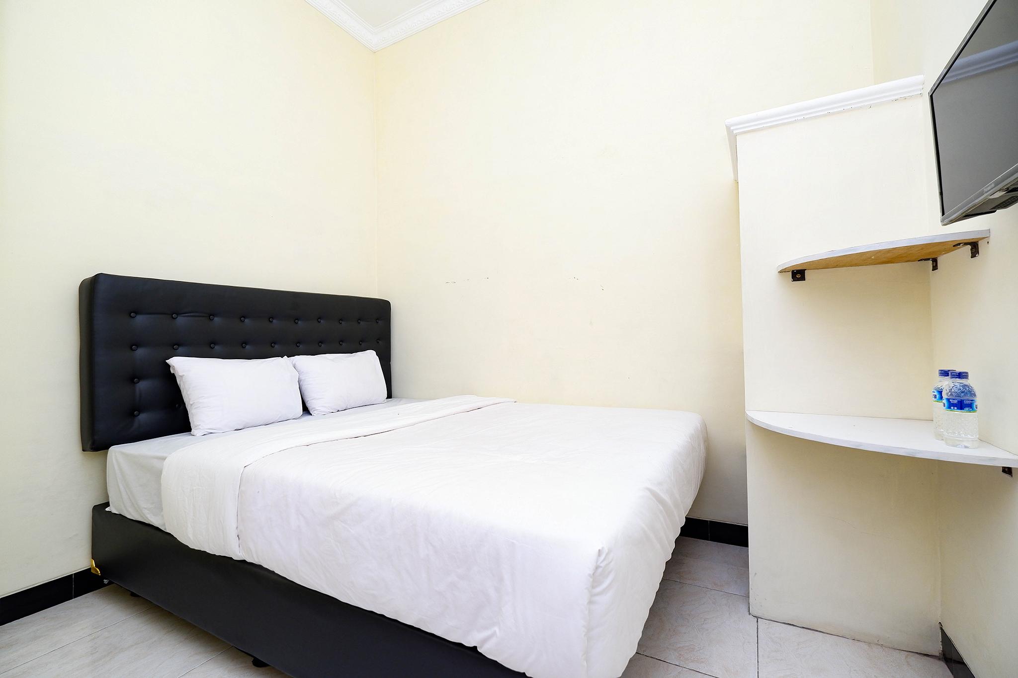 Super Oyo Capital O 2258 Santana Syariah Guest House Kartosuro Exterior foto